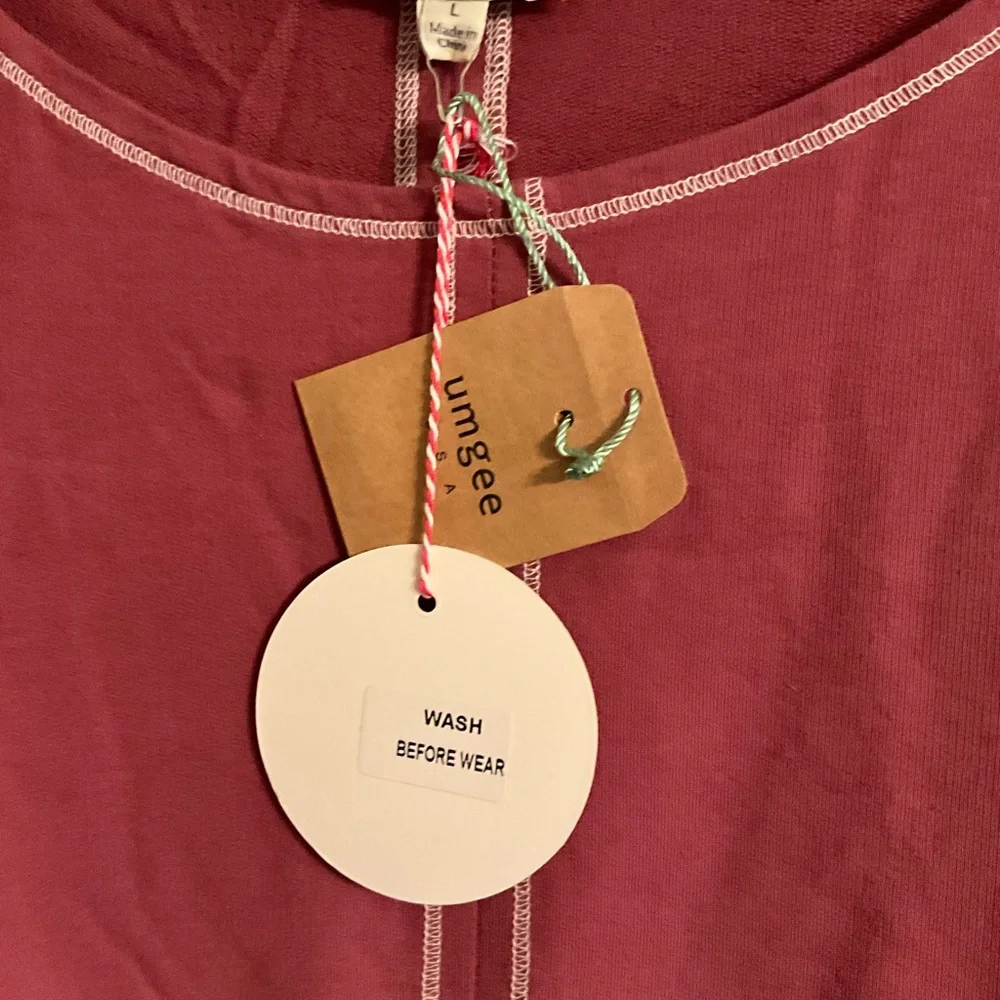 UMGEE  Ombre Scoop Neck 3/4 Sleeve Top - Burgundy to Cream - Picture 4 of 7